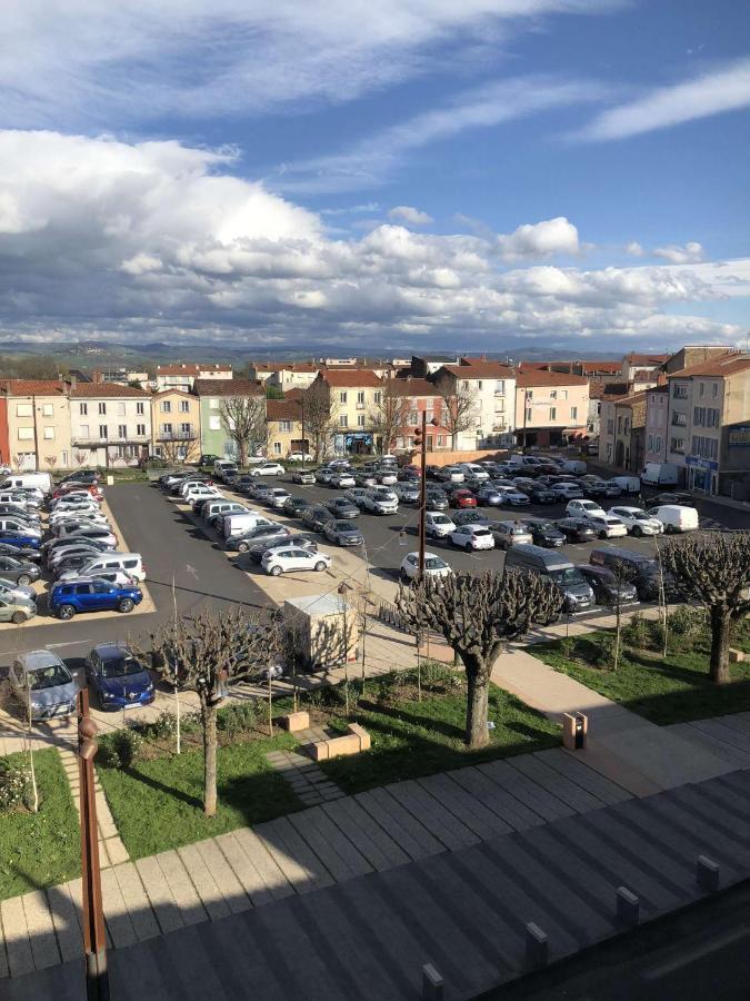 Appartement F2 Centre-Ville Issoire Avec Jolie Vue מראה חיצוני תמונה
