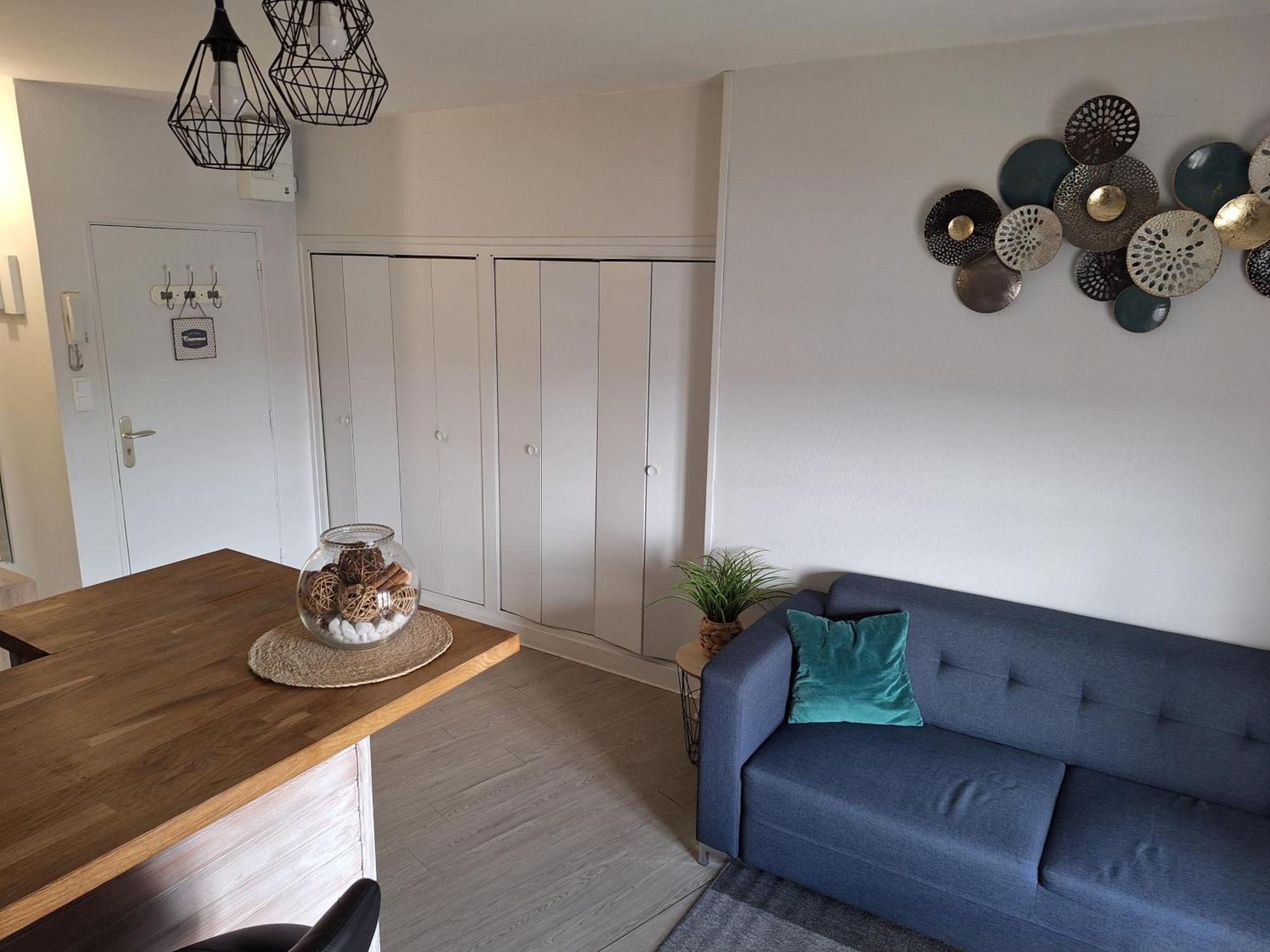 Appartement F2 Centre-Ville Issoire Avec Jolie Vue מראה חיצוני תמונה