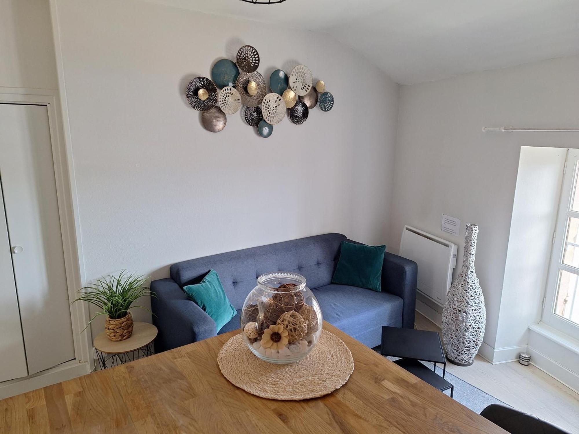 Appartement F2 Centre-Ville Issoire Avec Jolie Vue מראה חיצוני תמונה