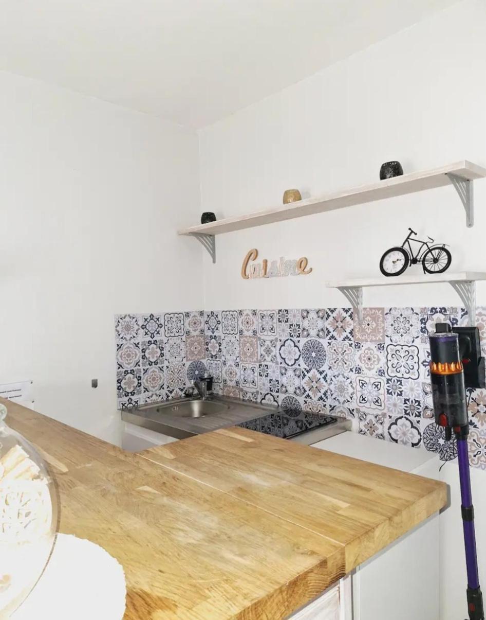 Appartement F2 Centre-Ville Issoire Avec Jolie Vue מראה חיצוני תמונה